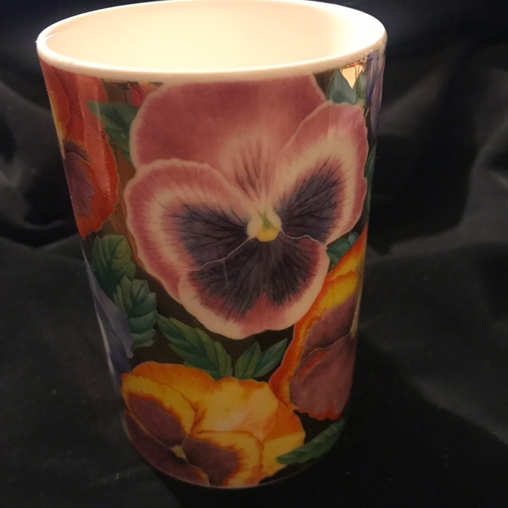 Dunoon Hampton designed by Jane Brookshaw coffee cup
